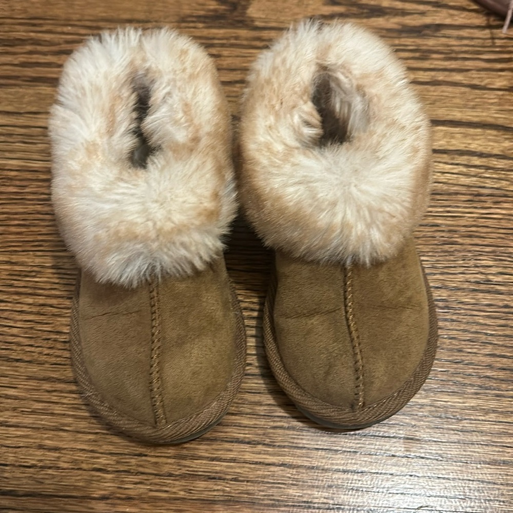 Cat & jack slippers